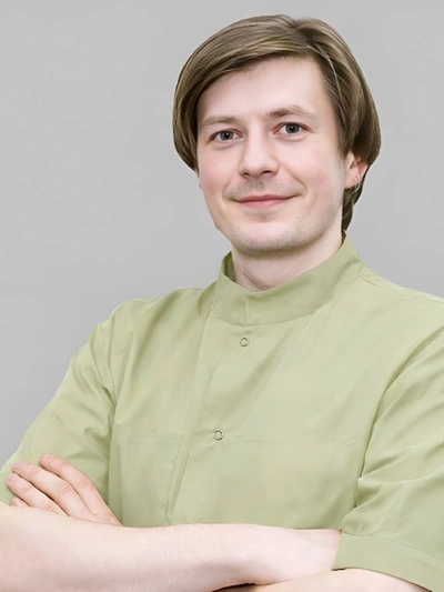 Сугак Павел Вячеславович — Медицинский массажист, Клиника Листва